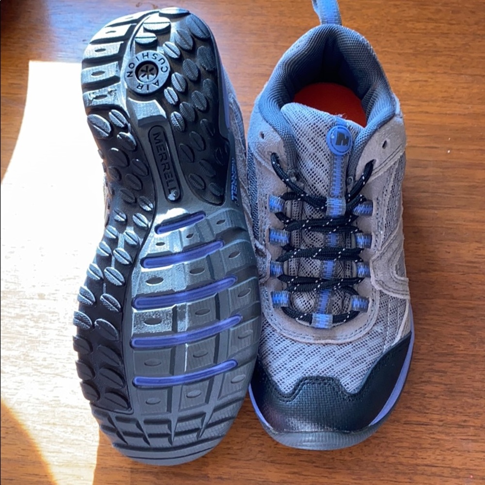 Merrell Tenis Shoes - Picture 3 of 3